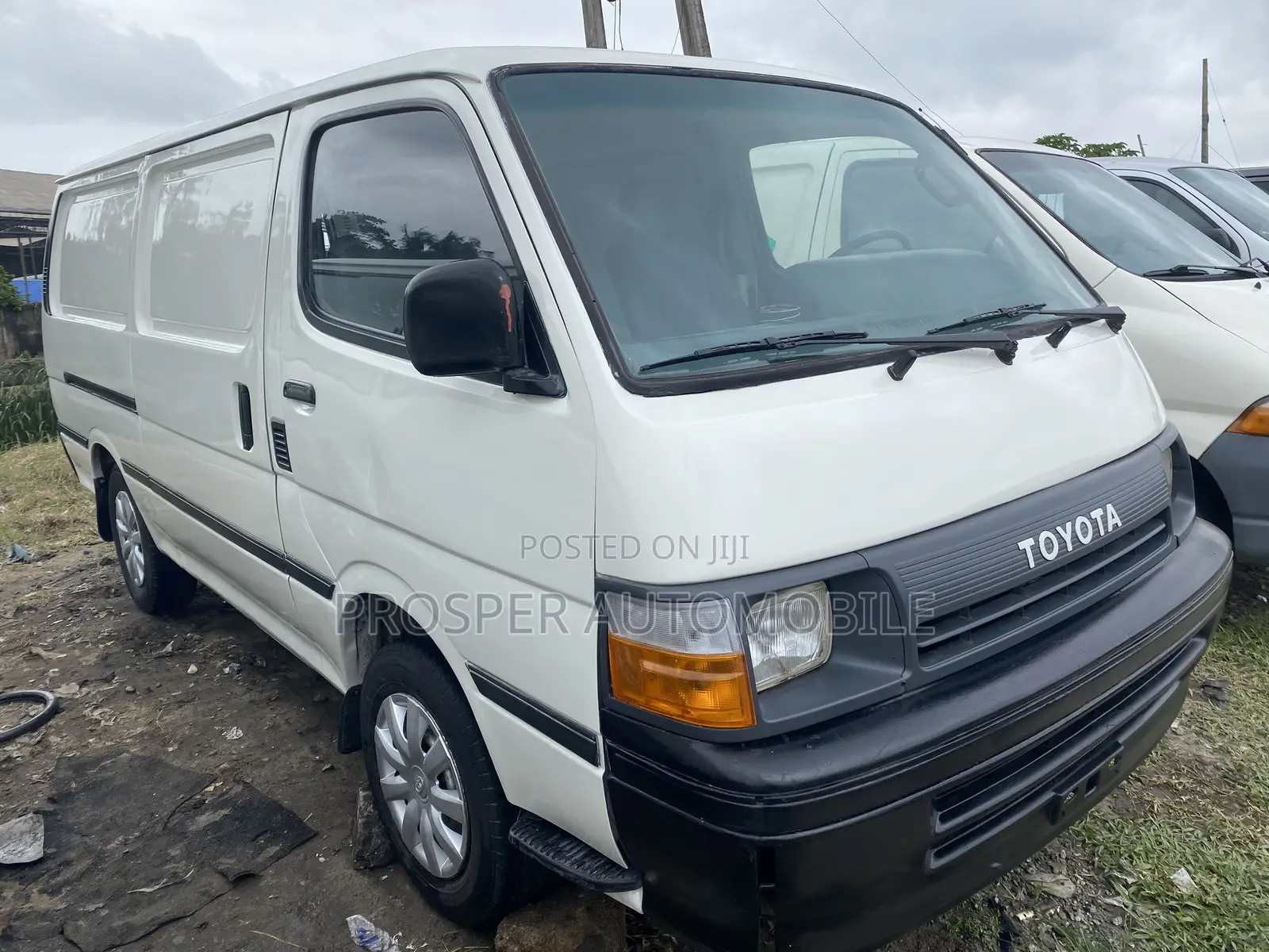 Toyota HiAce 1999 White