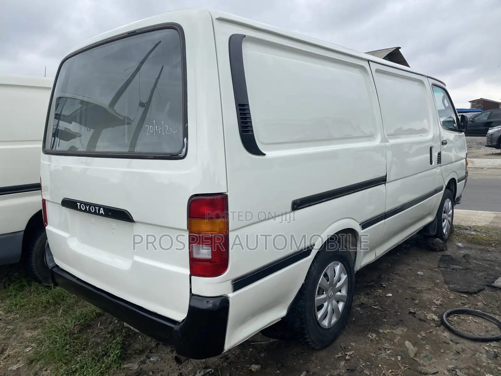 Toyota HiAce 1999 White