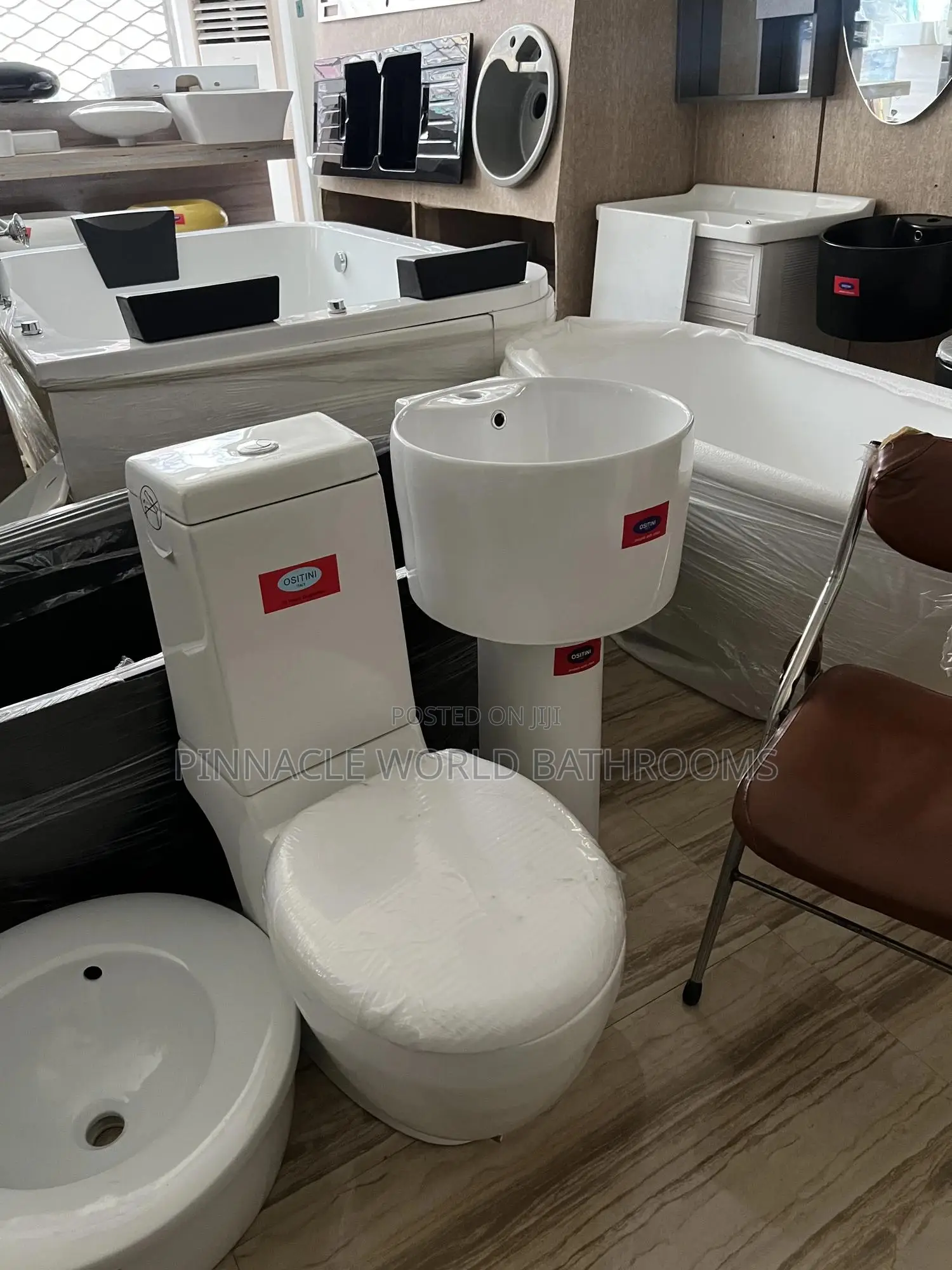 Italy Wc With Standard Washing Hand Basin