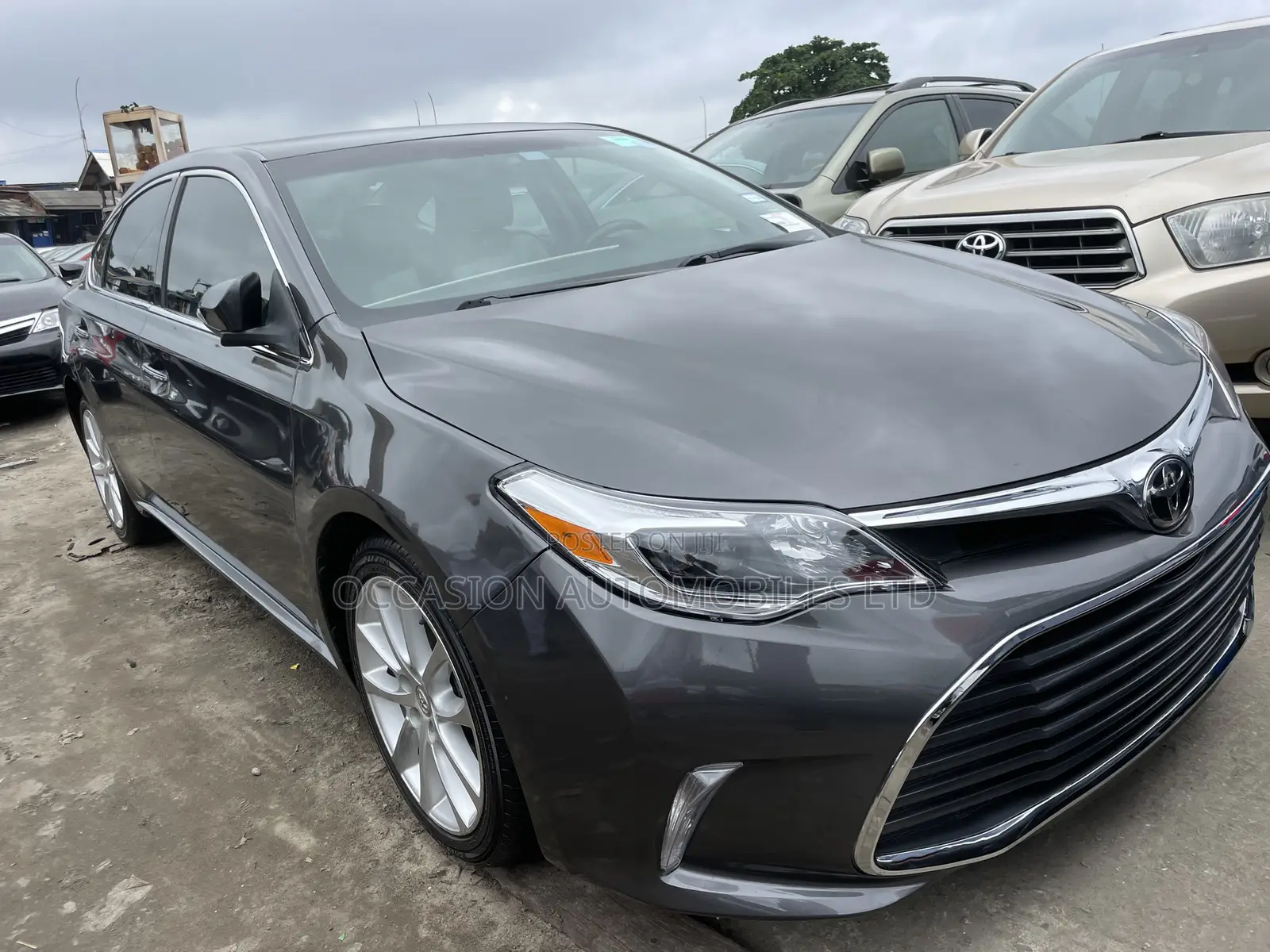 Toyota Avalon Limited Sedan FWD (3.5L 6cyl 6A) 2013 Gray