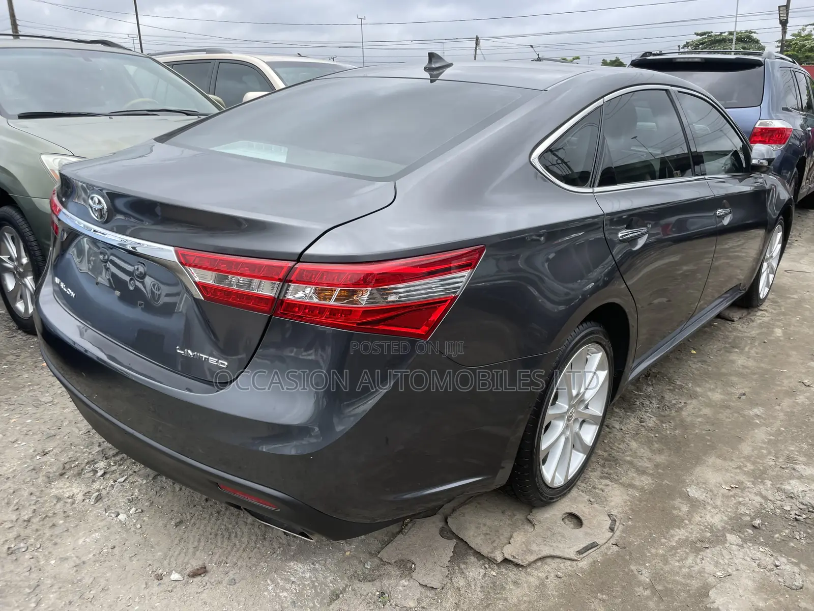 Toyota Avalon Limited Sedan FWD (3.5L 6cyl 6A) 2013 Gray