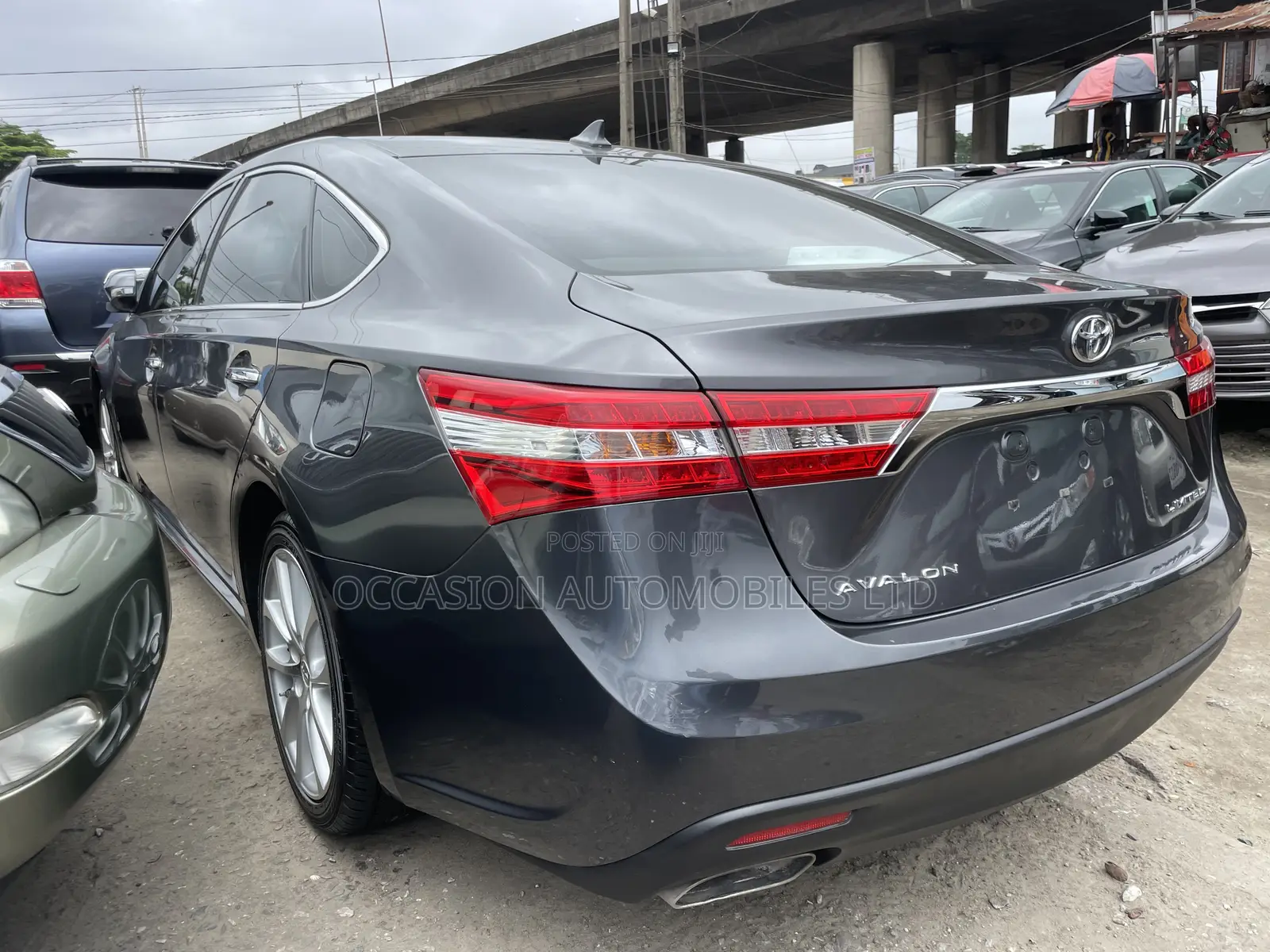 Toyota Avalon Limited Sedan FWD (3.5L 6cyl 6A) 2013 Gray