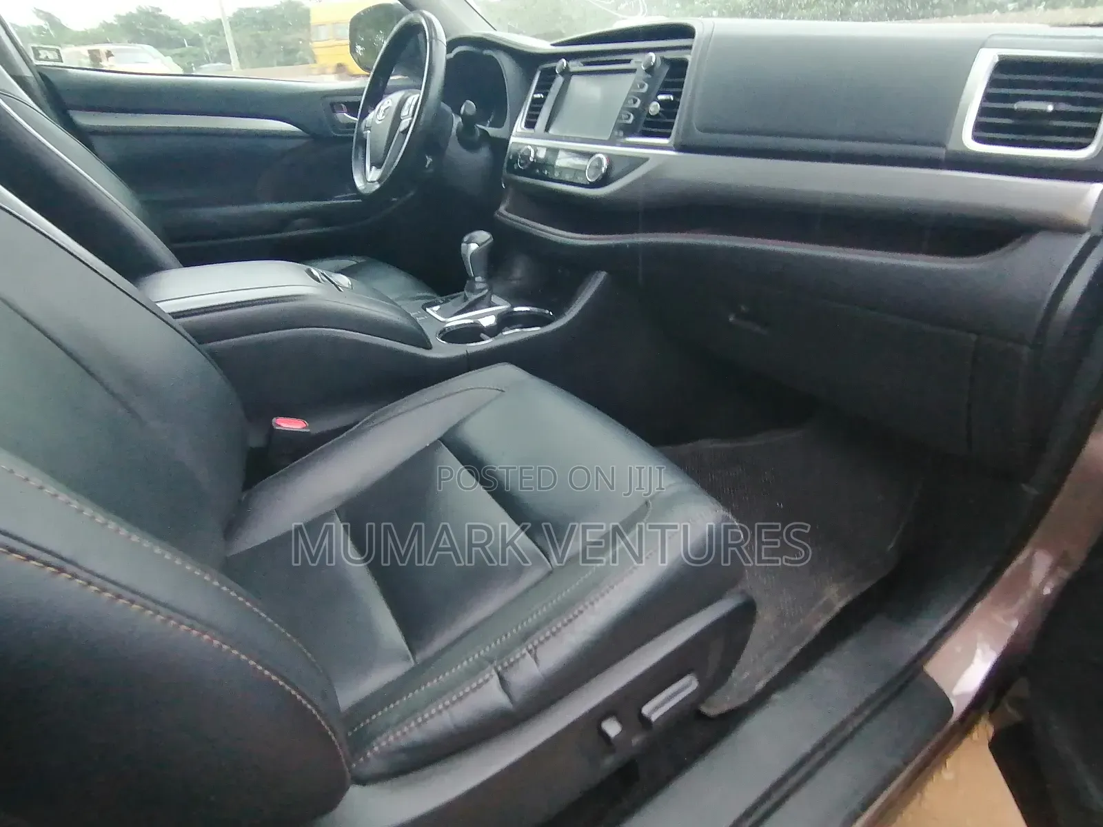 Toyota Highlander XLE 4x4 V6 (3.5L 6cyl 8A) 2017 Brown