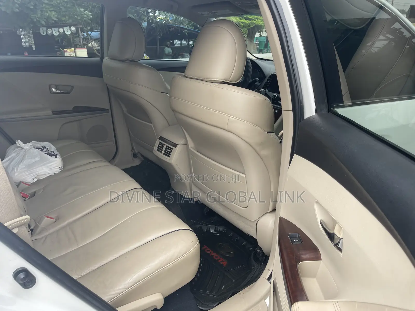 Toyota Venza 2011 White