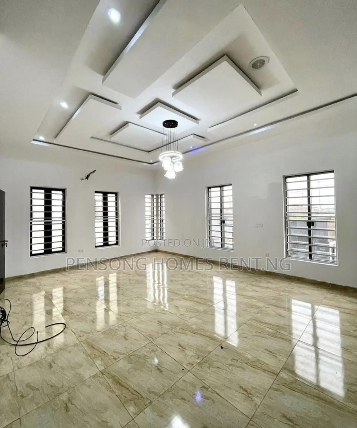 4bdrm Duplex in Chevron for rent