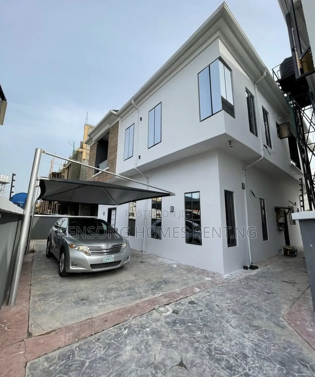 4bdrm Duplex in Chevron for rent