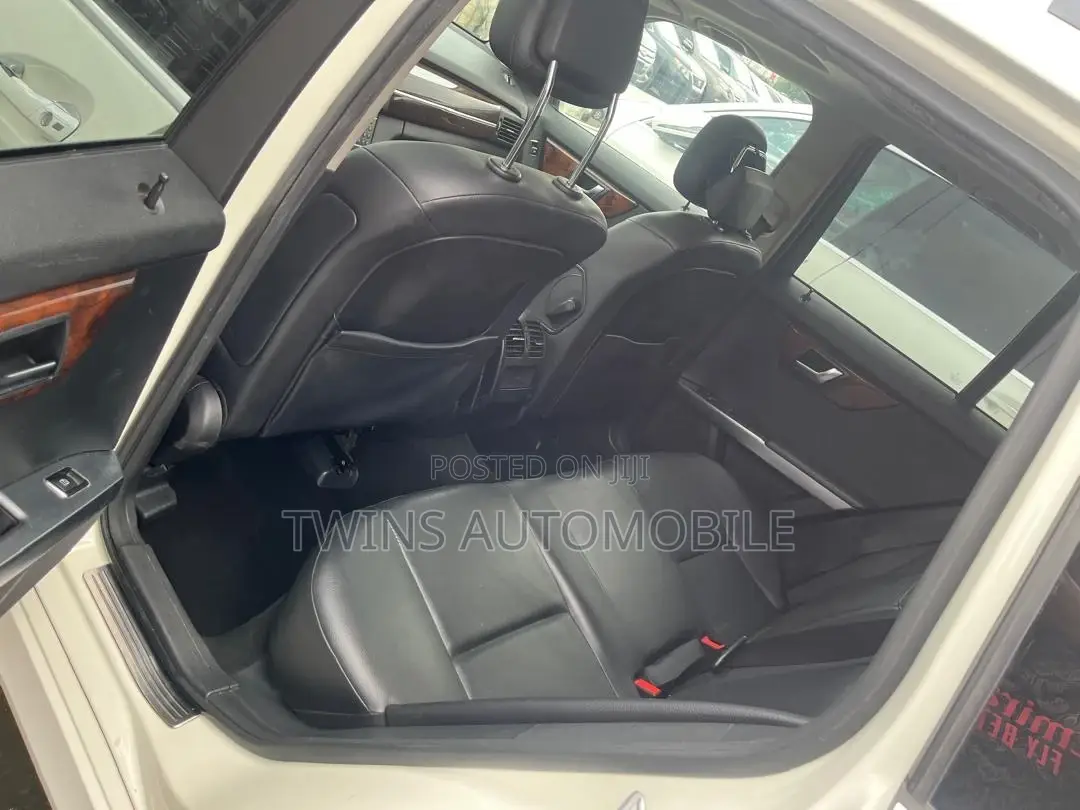 Mercedes-Benz GLK-Class 350 4MATIC 2012 White