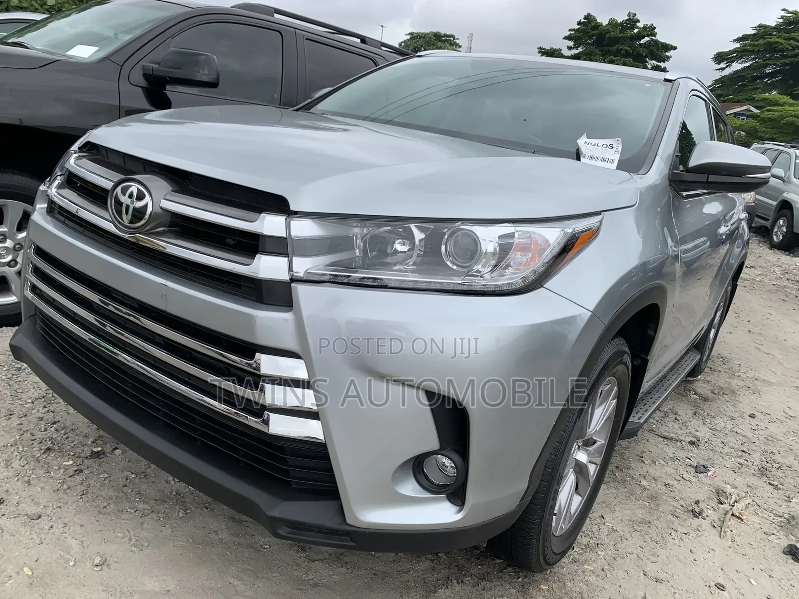 Toyota Highlander XLE 4x4 V6 (3.5L 6cyl 8A) 2018 Silver