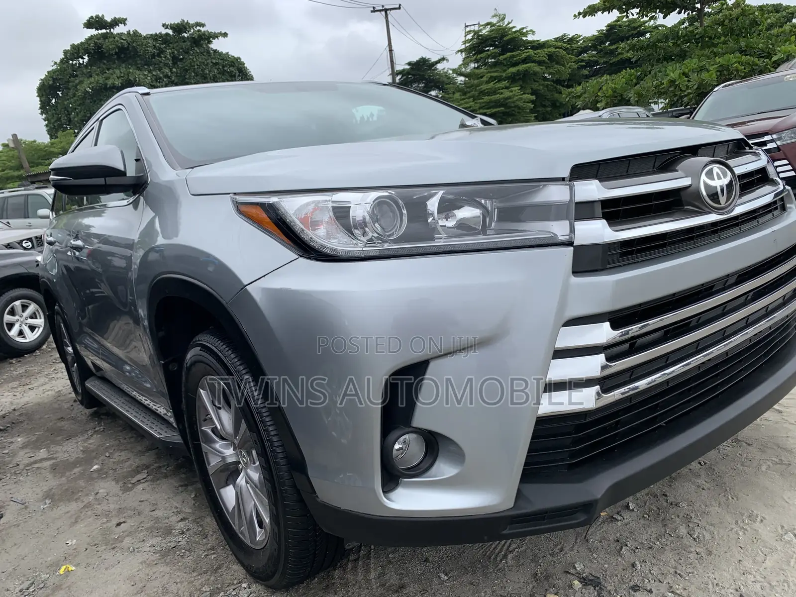 Toyota Highlander XLE 4x4 V6 (3.5L 6cyl 8A) 2018 Silver