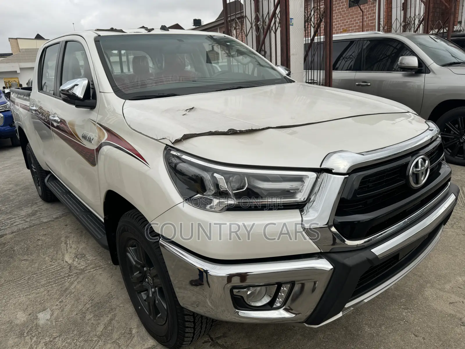 New Toyota Hilux 2022 White