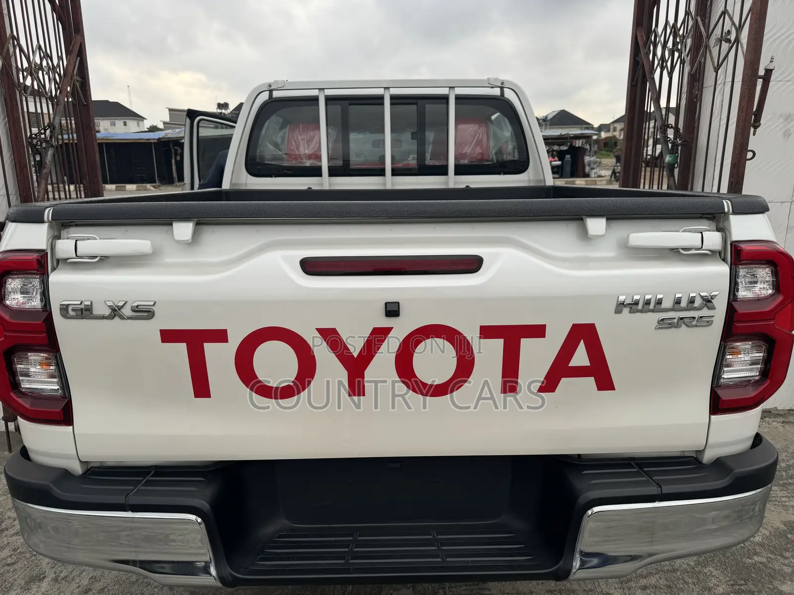 New Toyota Hilux 2022 White