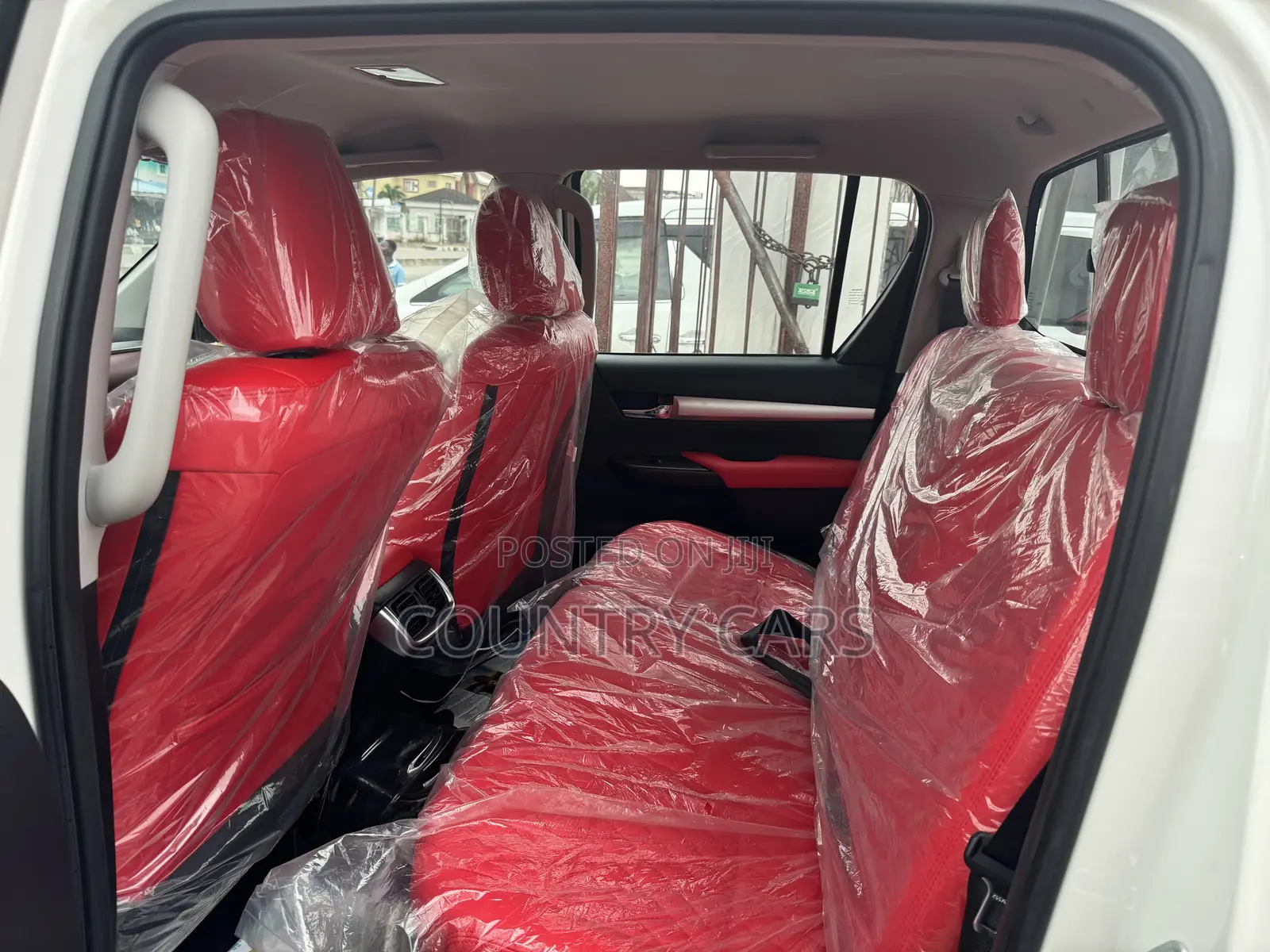 New Toyota Hilux 2022 White