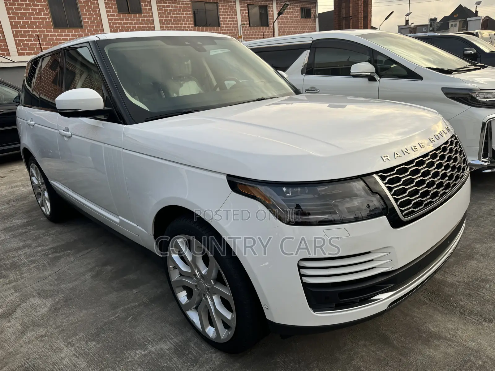 Land Rover Range Rover Supercharged LWB 2020 White