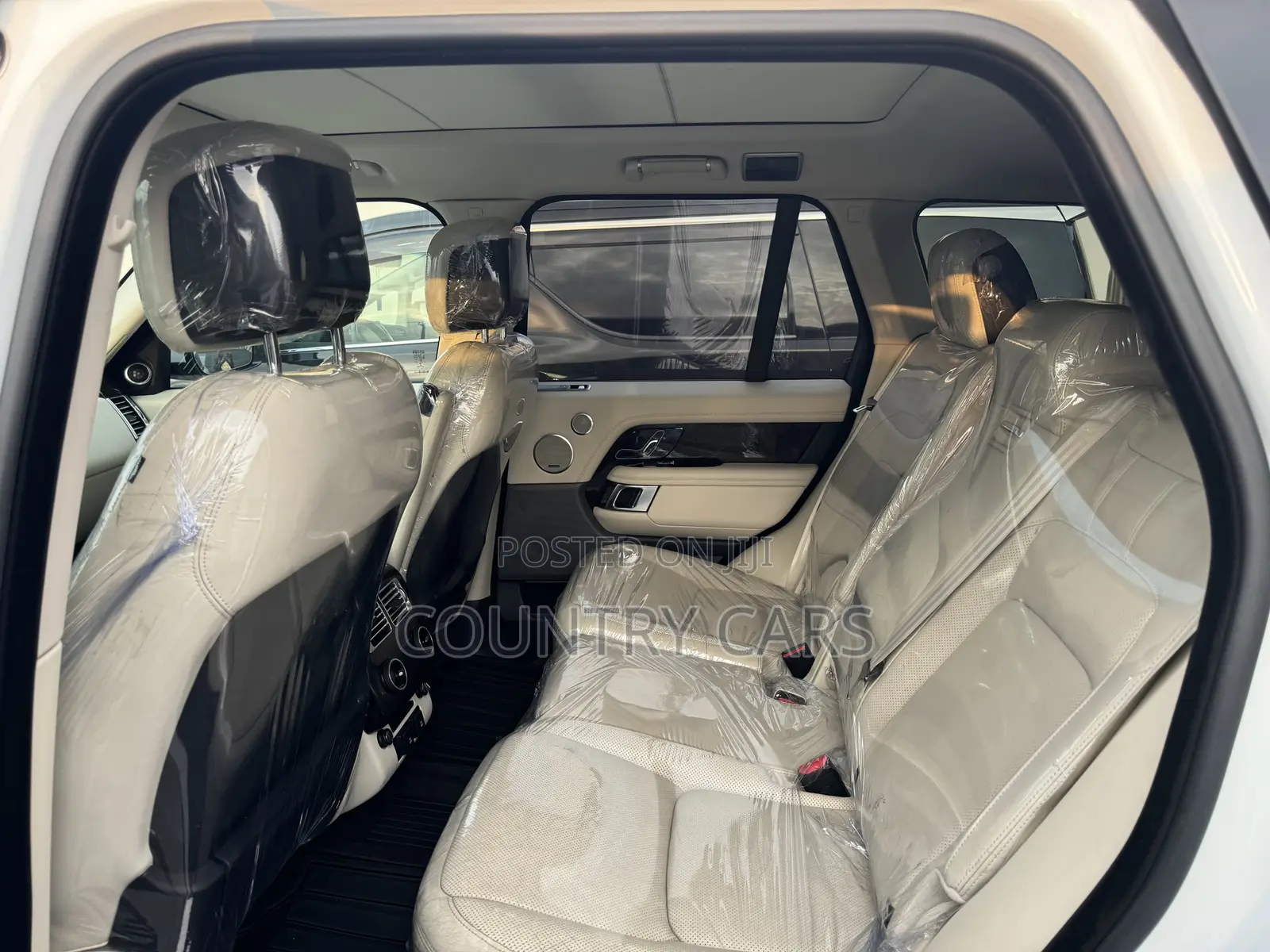 Land Rover Range Rover Supercharged LWB 2020 White