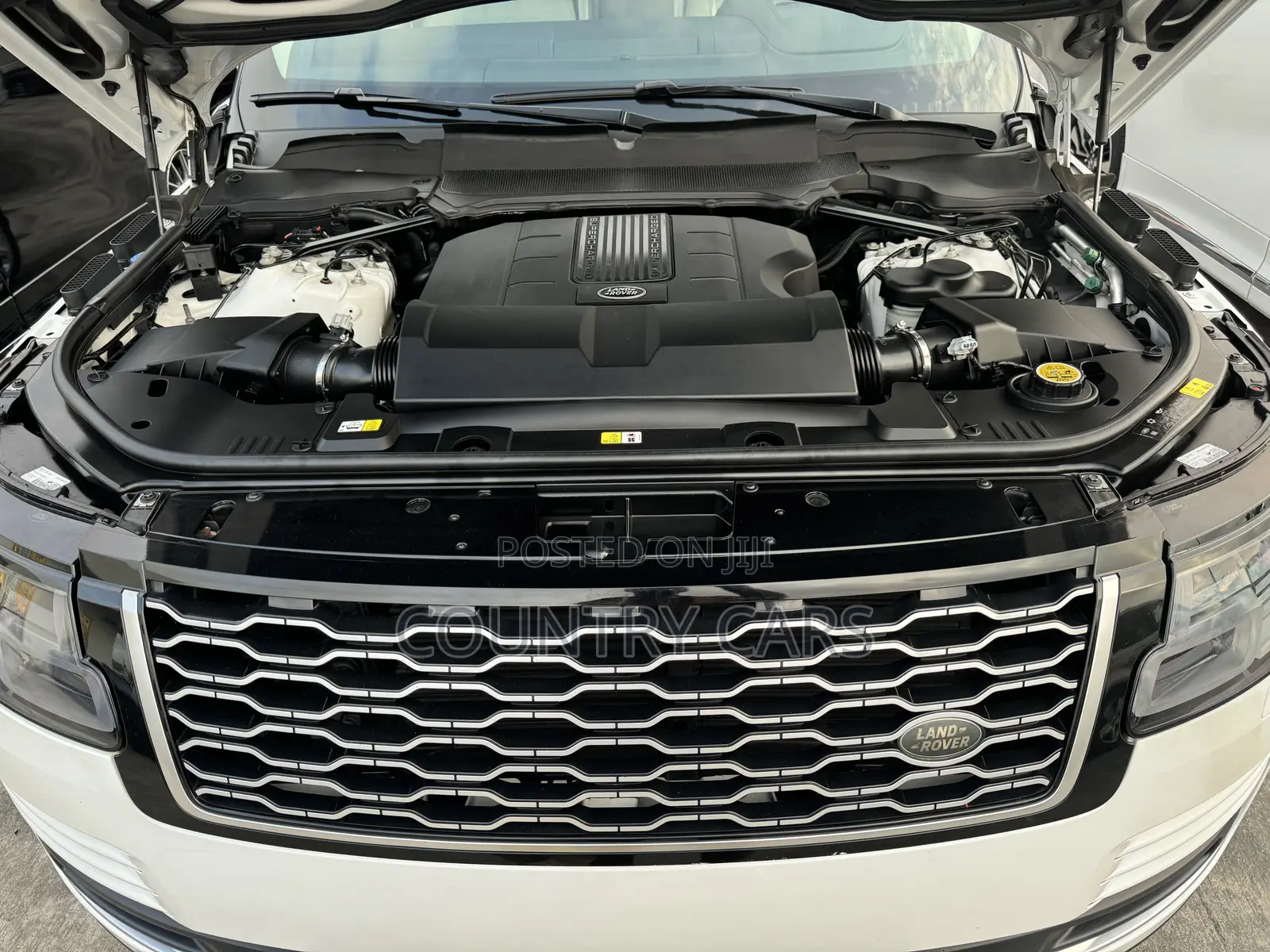Land Rover Range Rover Supercharged LWB 2020 White