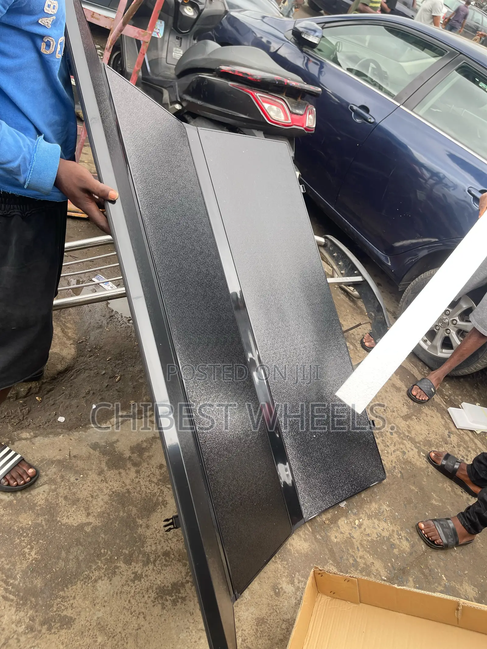 Fiber Folding for Toyota Hilux New Model and Old Model