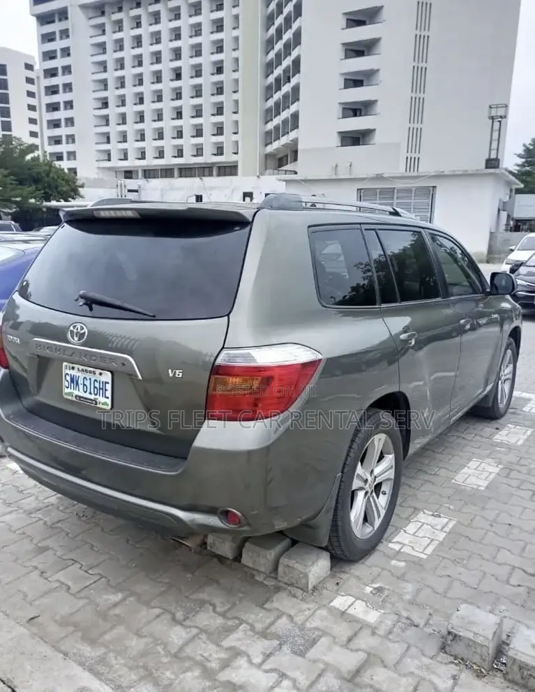 Toyota Highlander Available for Hire.