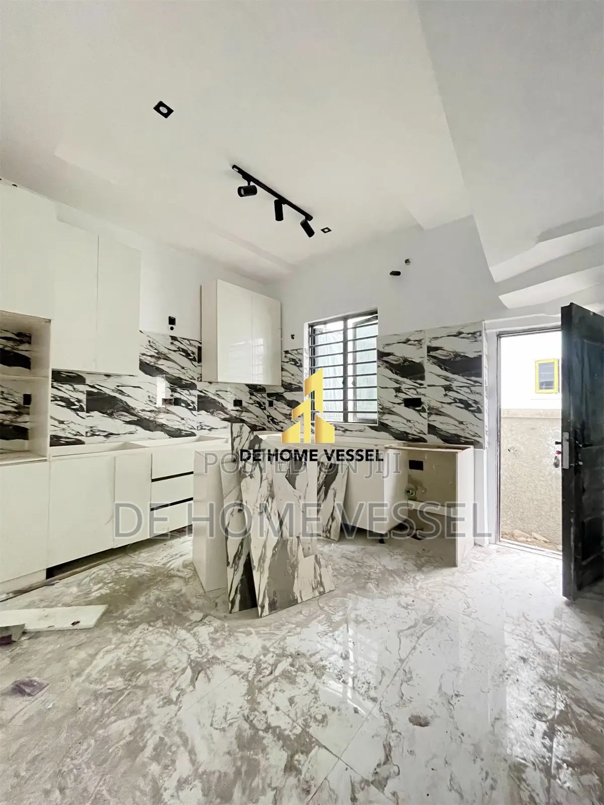 4bdrm Duplex in Lekki for sale