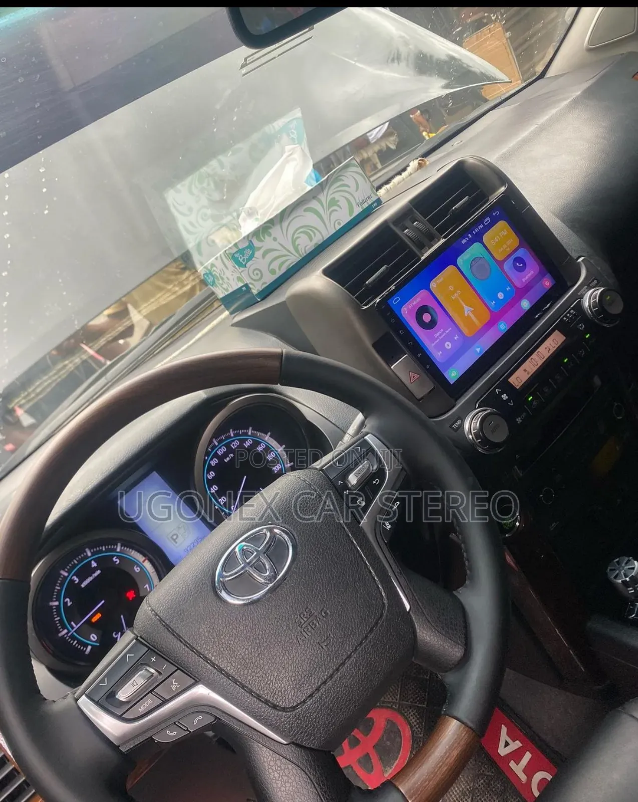 2010-15 Toyota Land Cruiser Prado Android Device