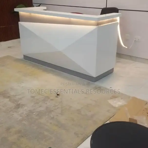 Imported Quality Gloss Wood Reception Desk