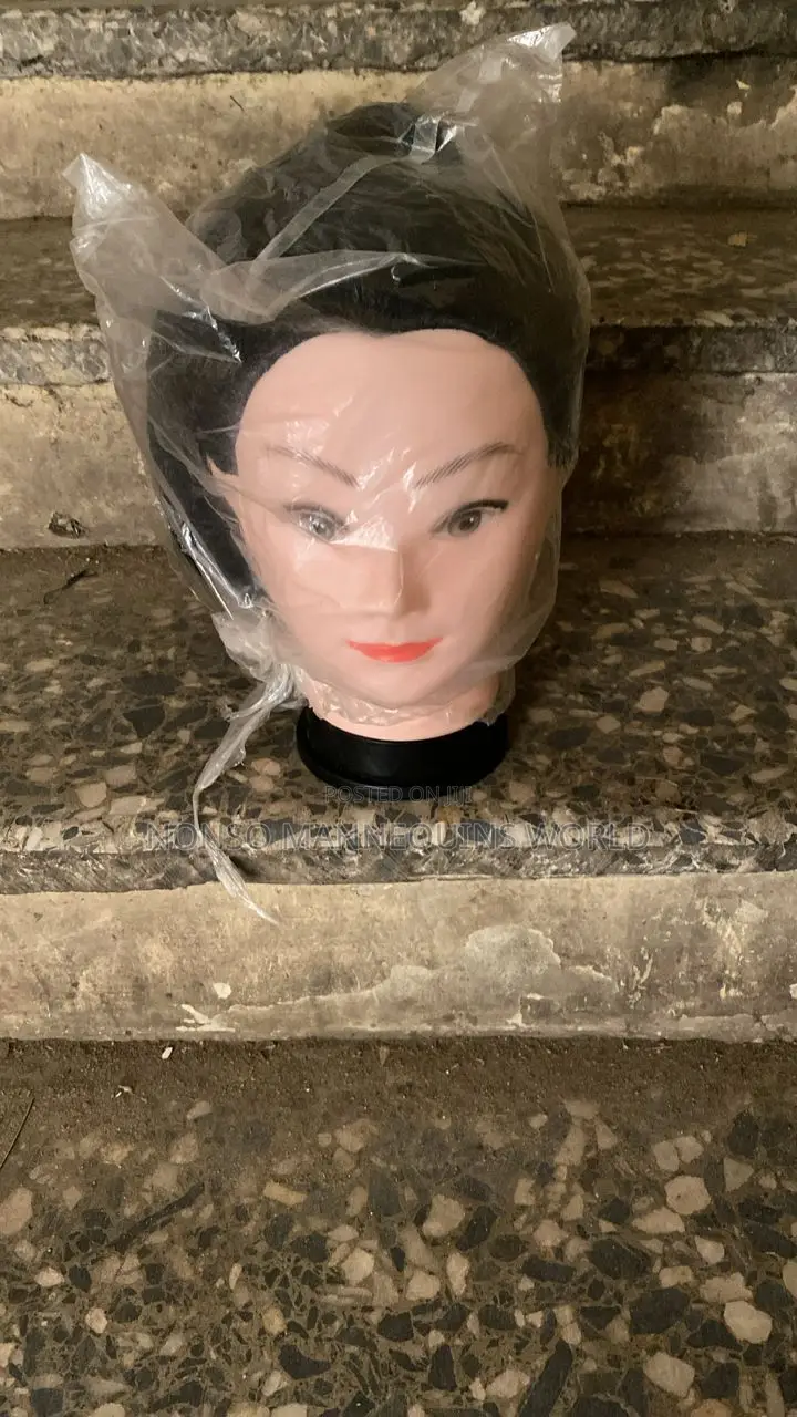 Mannequin Head With Hairs
