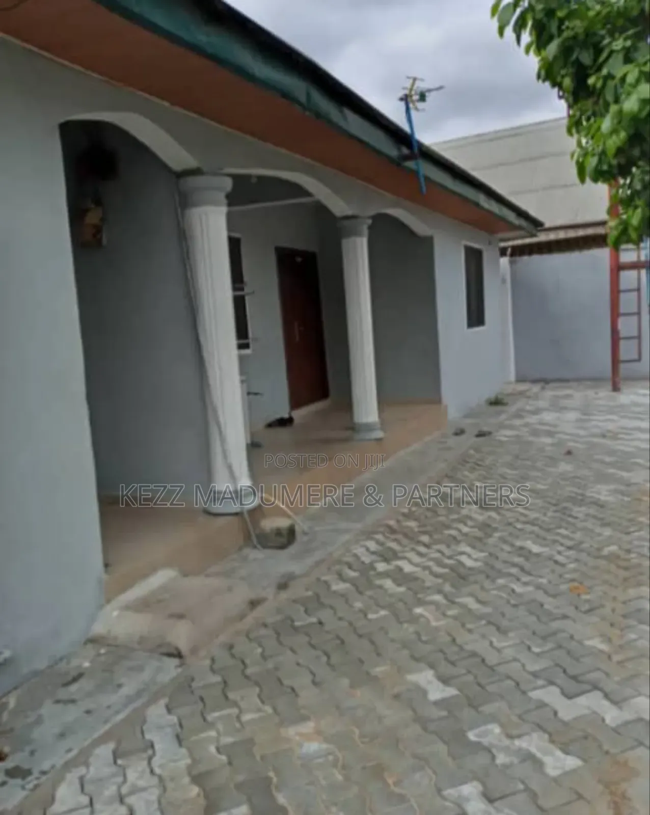 5bdrm Block of Flats in Rumuaghulu , Port, Rumuahalu for sale