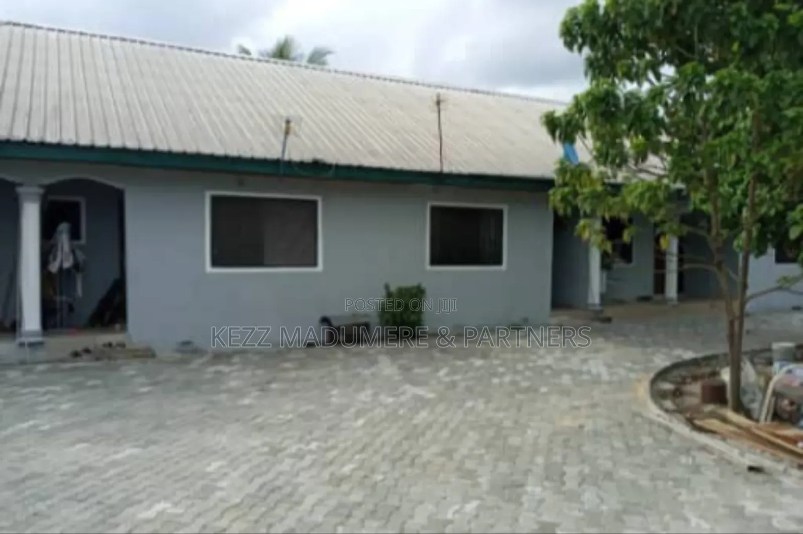 5bdrm Block of Flats in Rumuaghulu , Port, Rumuahalu for sale