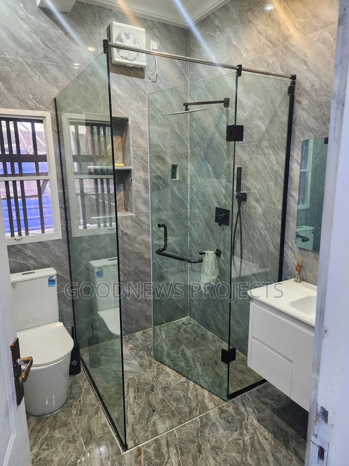 Glass Cubicle (Black Hinged )