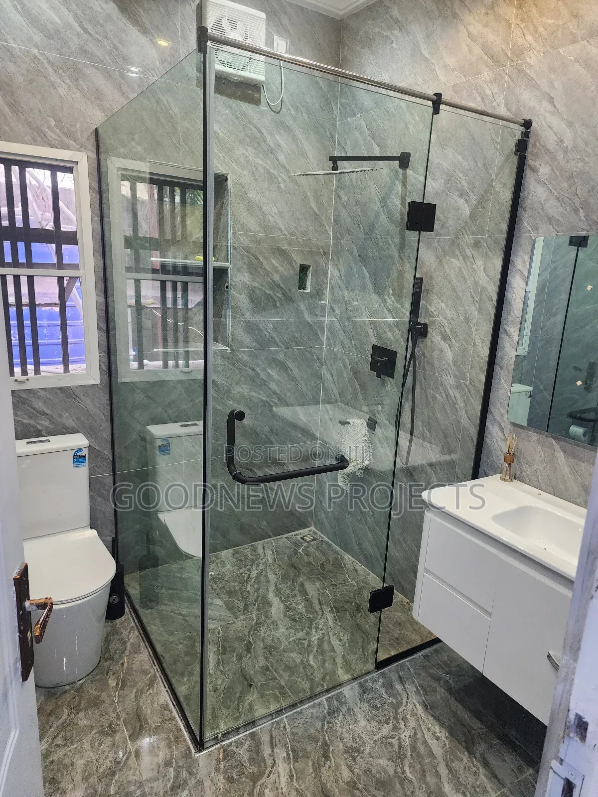 Glass Cubicle (Black Hinged )
