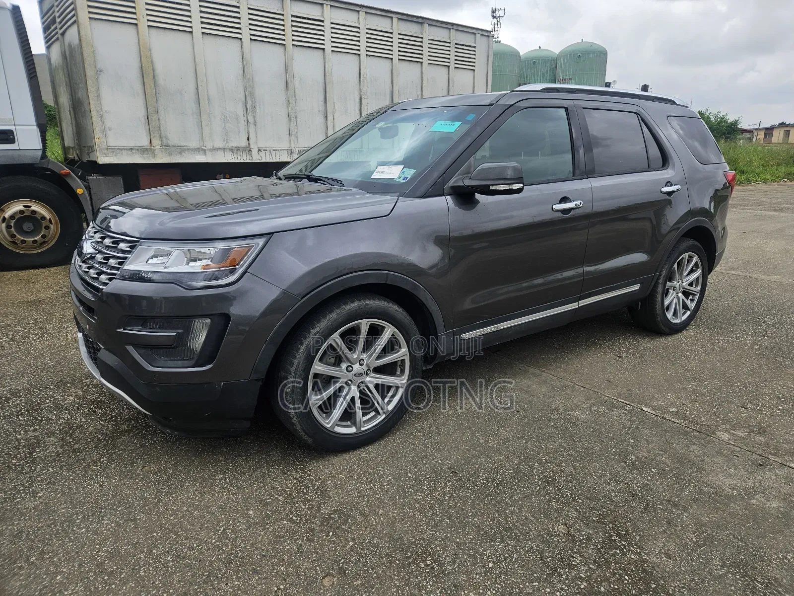 Ford Explorer Limited 4dr SUV (3.5L 6cyl 6A) 2016 Gray