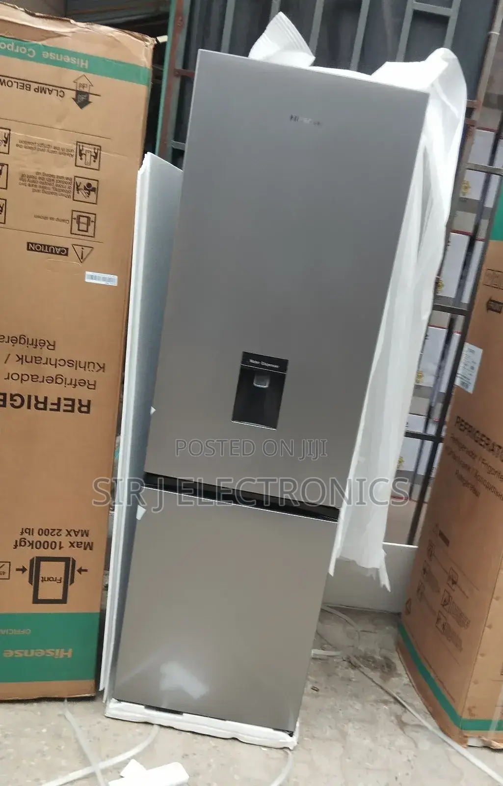Hisense 264l 2 Door Refrigerator(Bottom Freezer) Dispenser