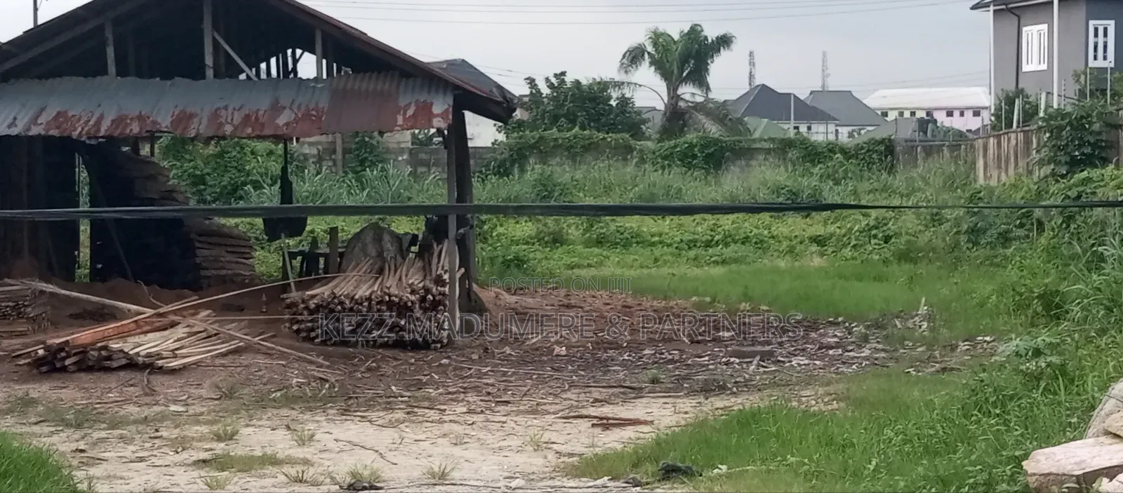 For Sale : 3 Plots on the Major Sars Road