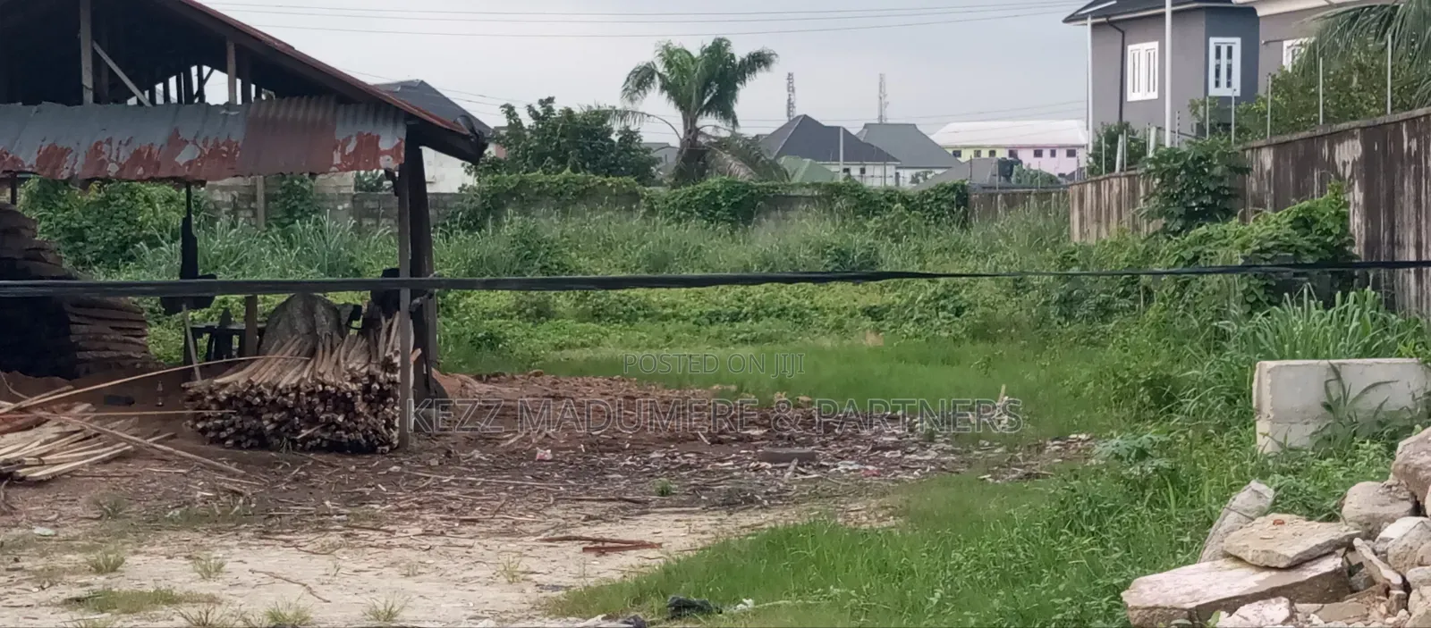 For Sale : 3 Plots on the Major Sars Road