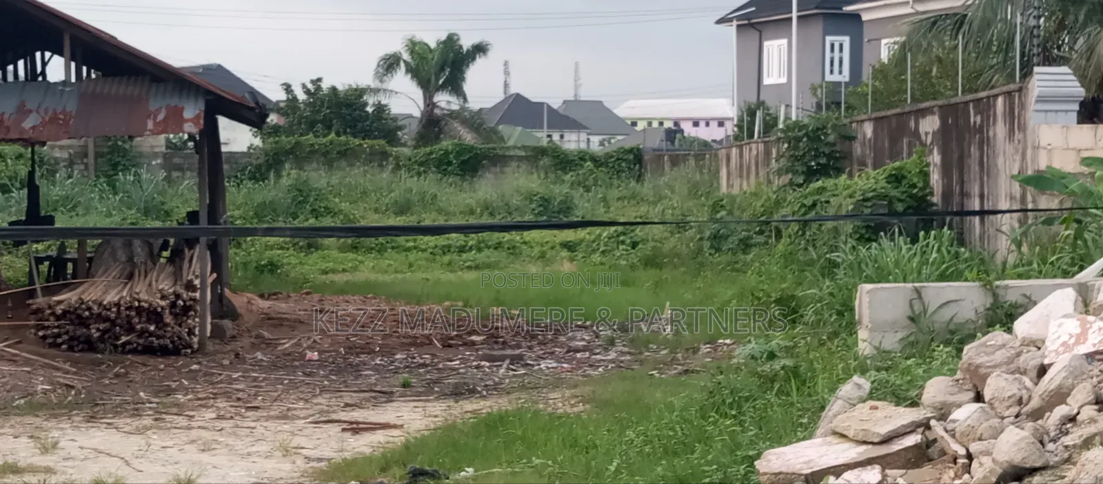 For Sale : 3 Plots on the Major Sars Road