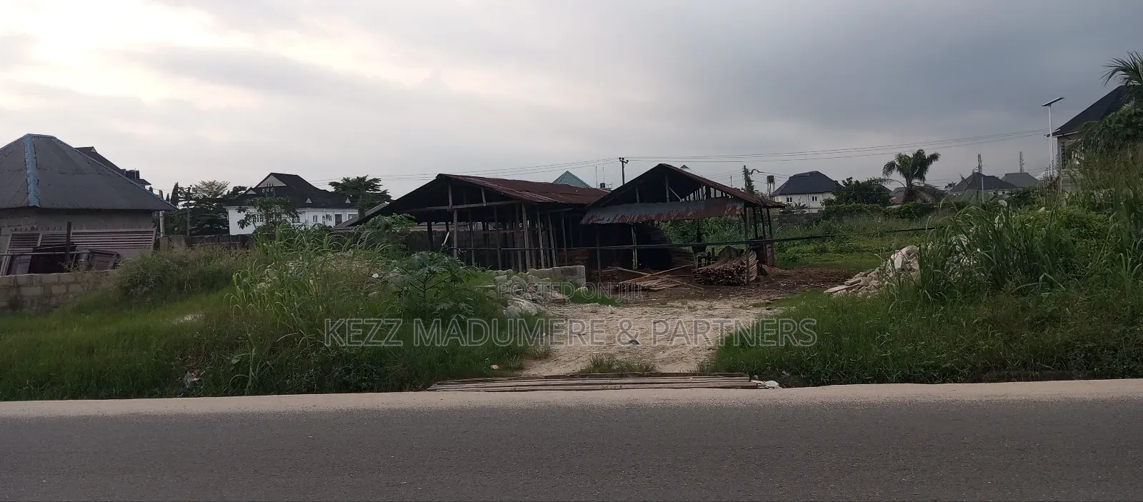 For Sale : 3 Plots on the Major Sars Road