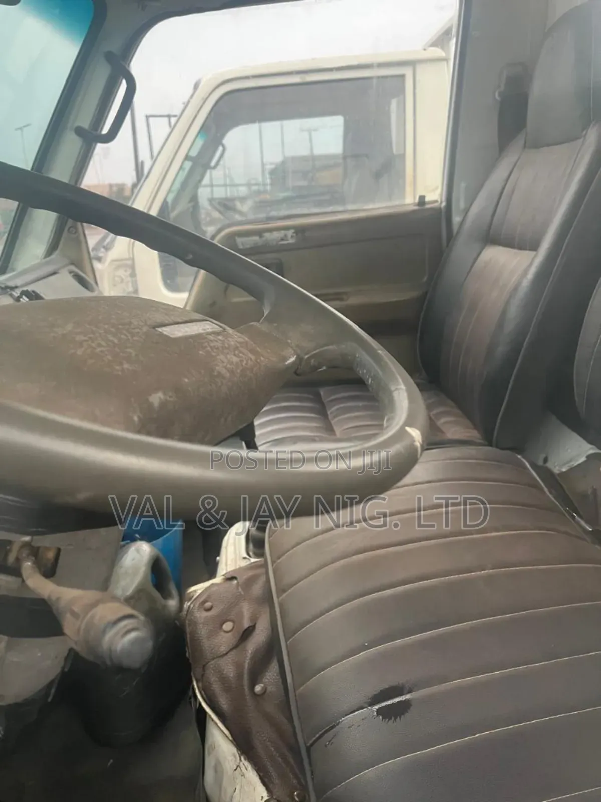 Toyota Dyna 150 - COMPANY USE - 6 Tyres