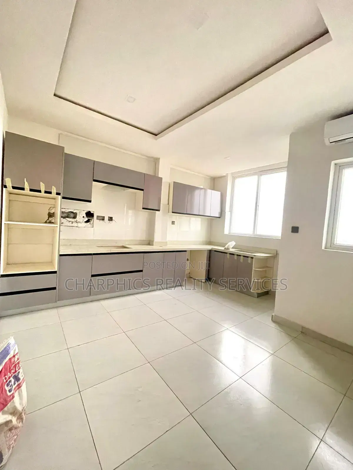 4bdrm Penthouse in Ikate for sale