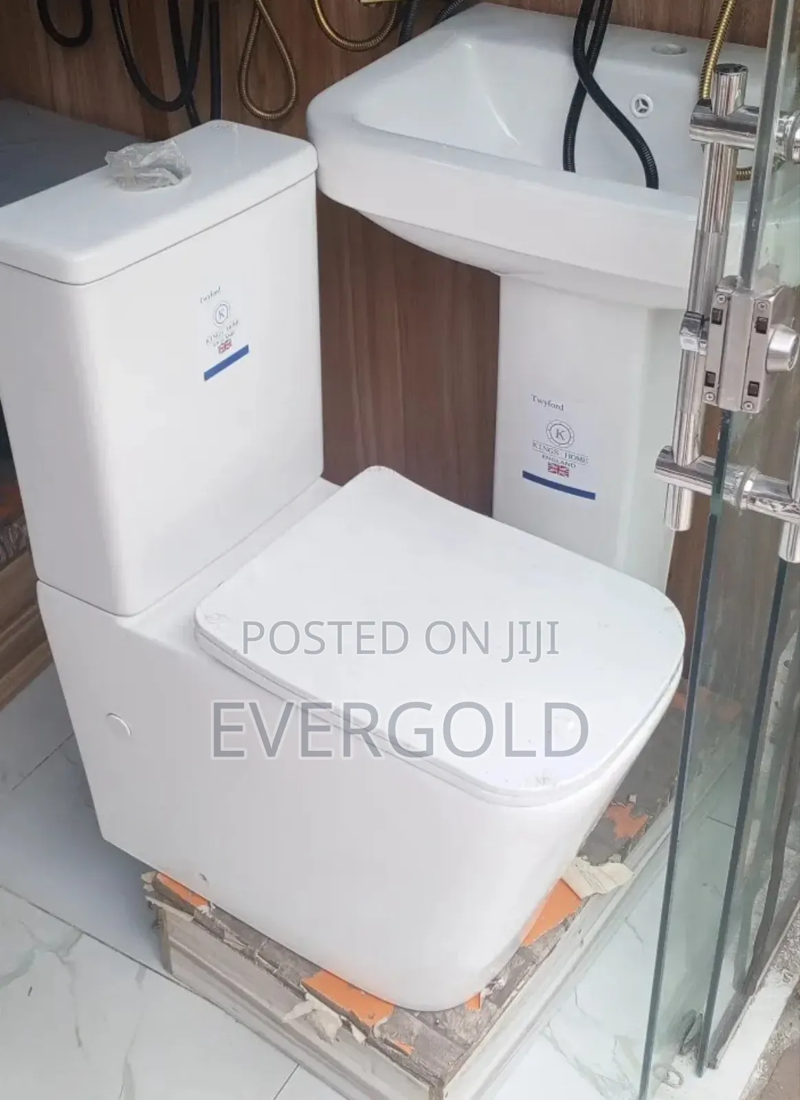 Water Closet With Wash Hand Basin
