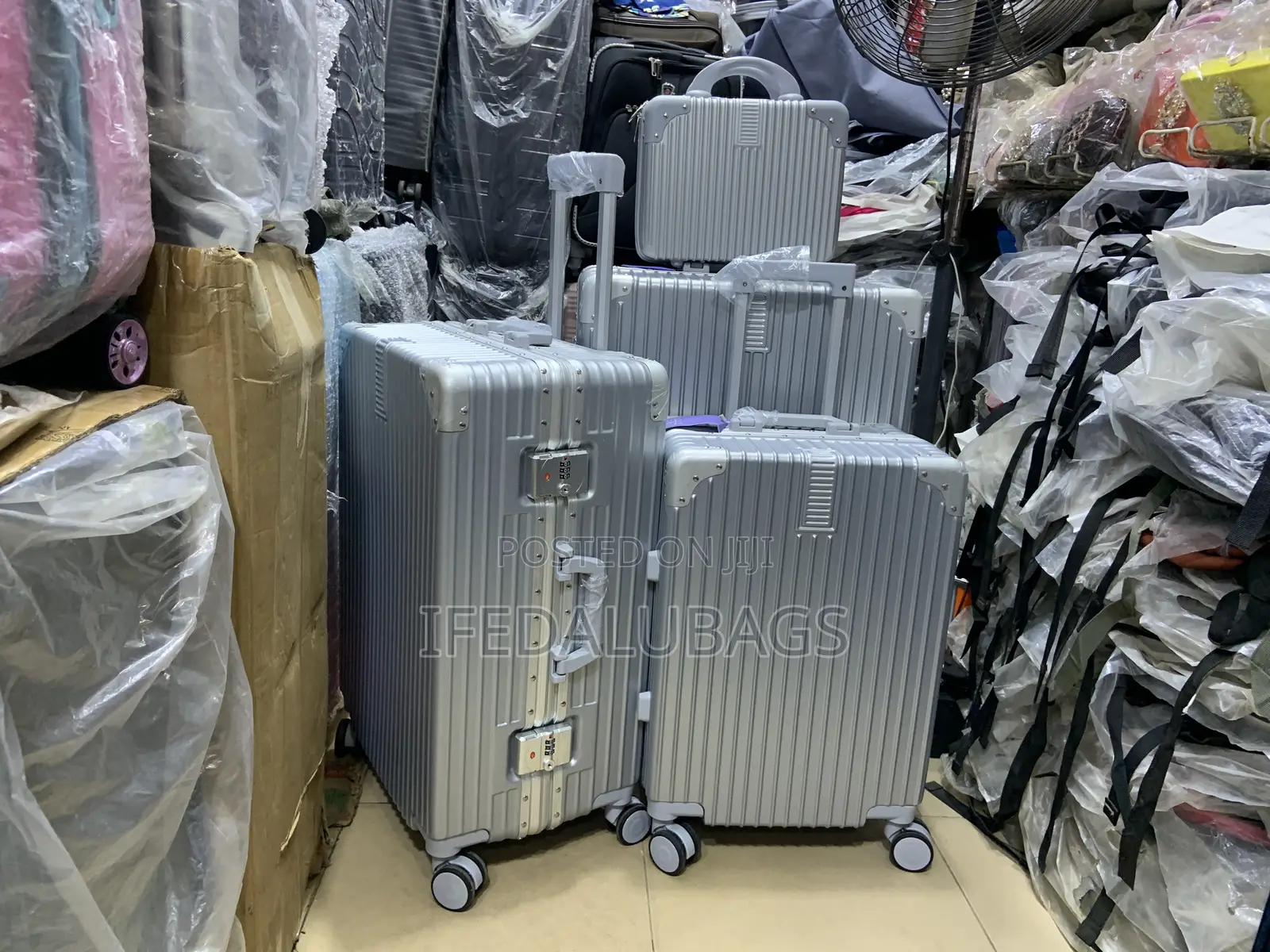 Set of 4 Quality Imported Aluminum Travel Luggage With Kit
