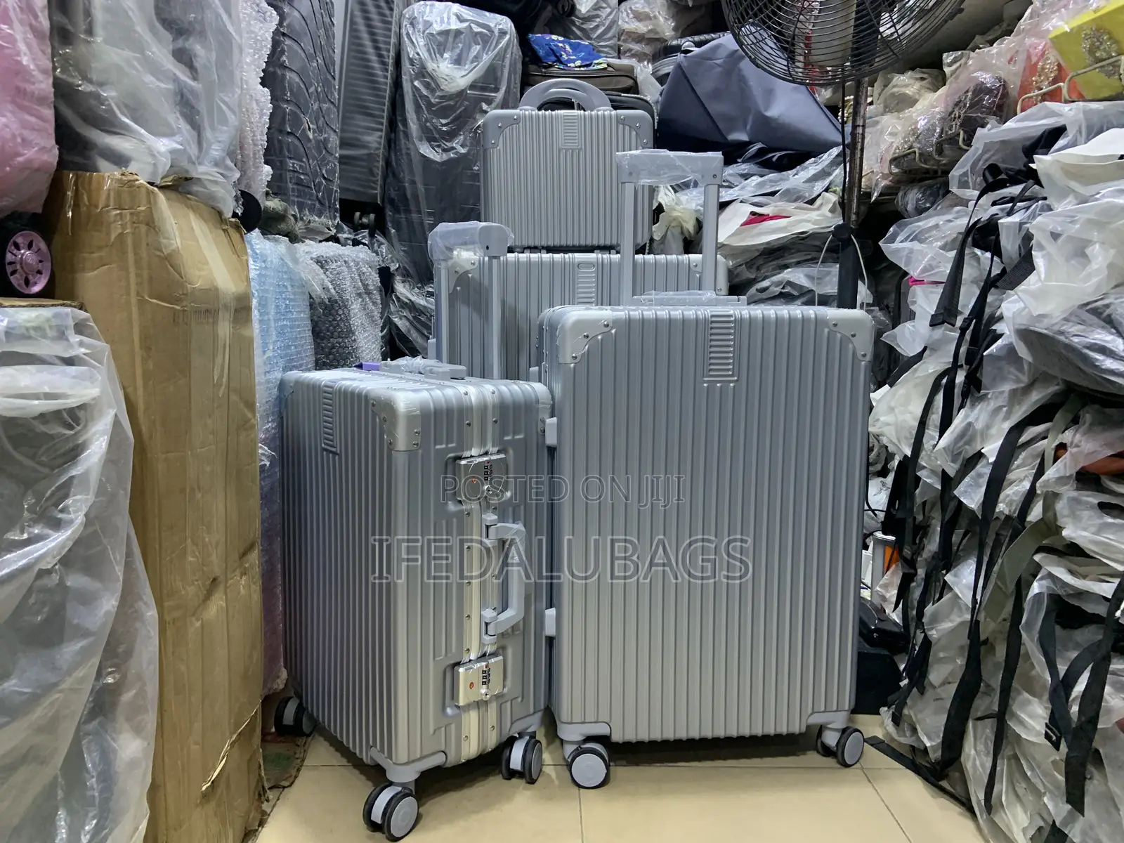 Set of 4 Quality Imported Aluminum Travel Luggage With Kit