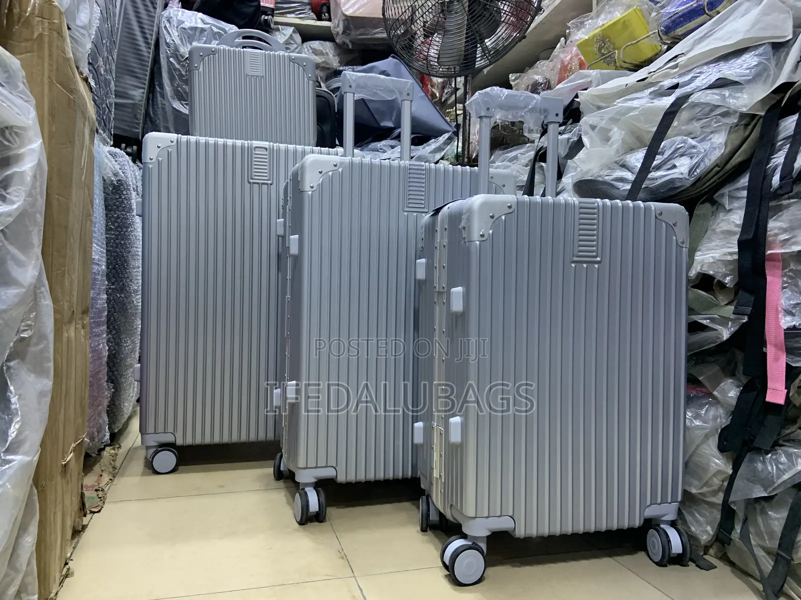 Set of 4 Quality Imported Aluminum Travel Luggage With Kit