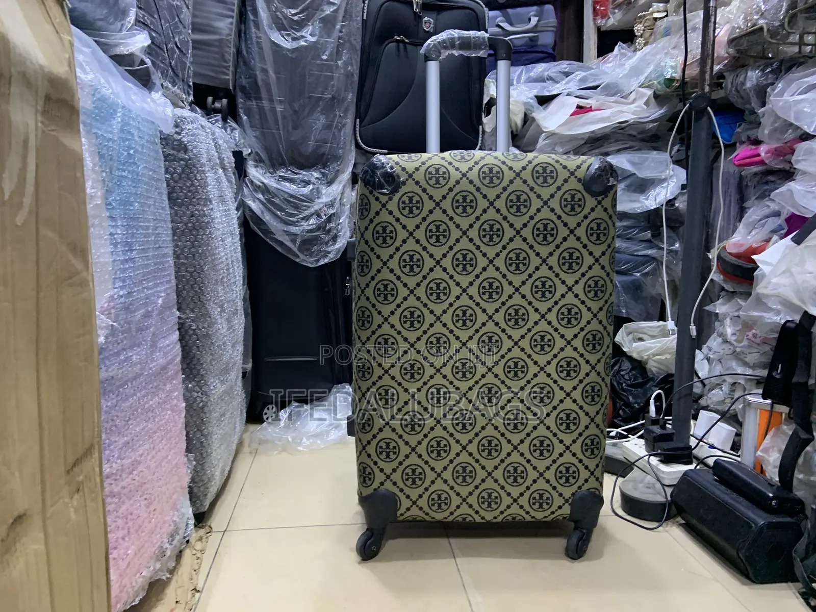Medium Size Quality Fashionable Travel Luggage