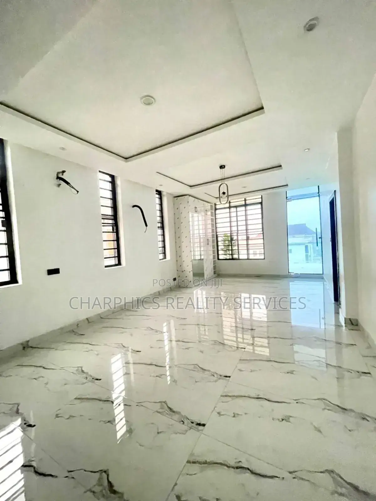 5bdrm Duplex in Lekki for sale