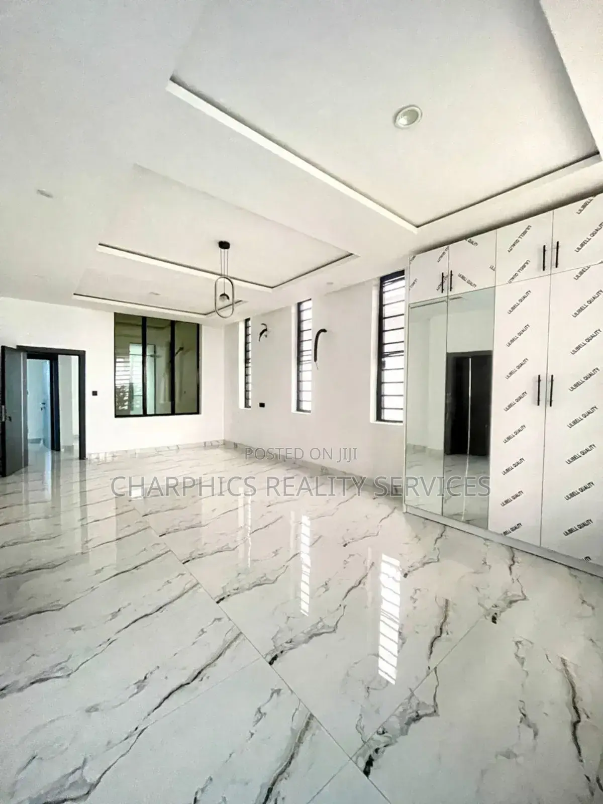 5bdrm Duplex in Lekki for sale