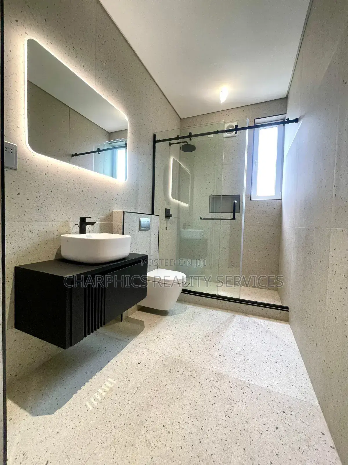 4bdrm Penthouse in ($1.2M), Victoria Island for sale