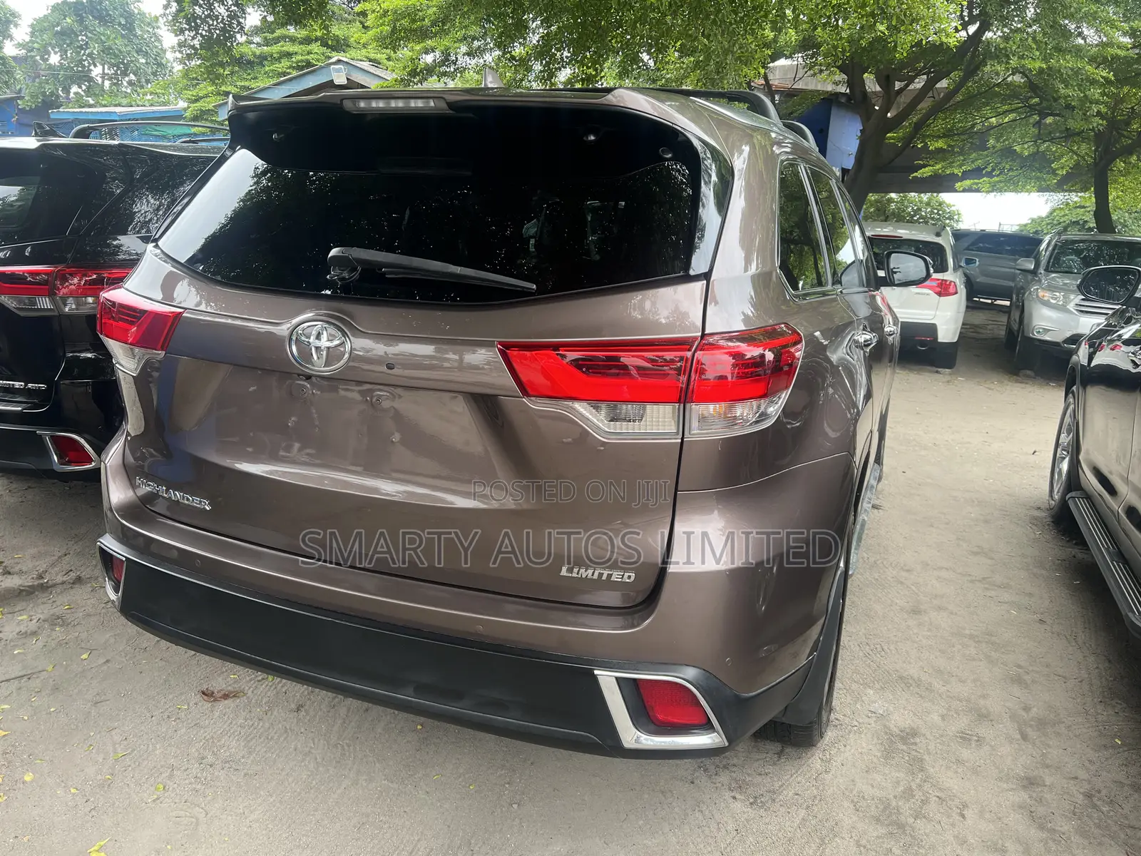 Toyota Highlander 2019 Brown