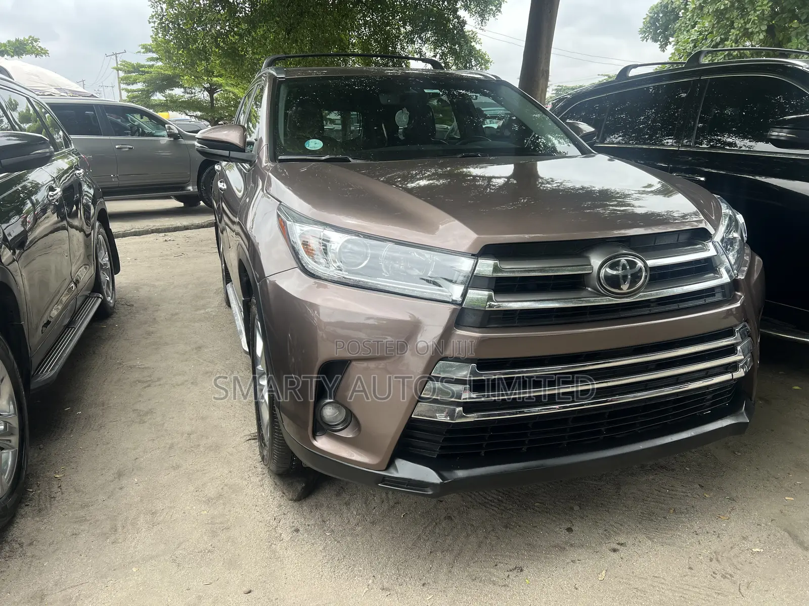 Toyota Highlander 2019 Brown