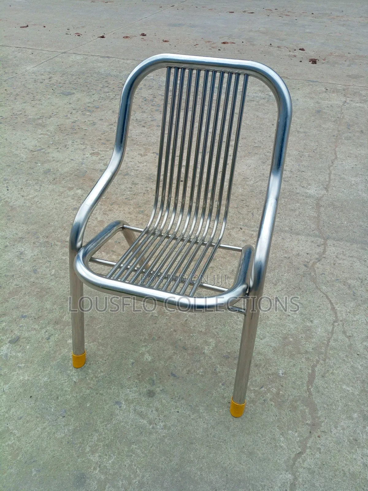 Your Pure 4 Seaters Stainless Steel Chair With Round Table