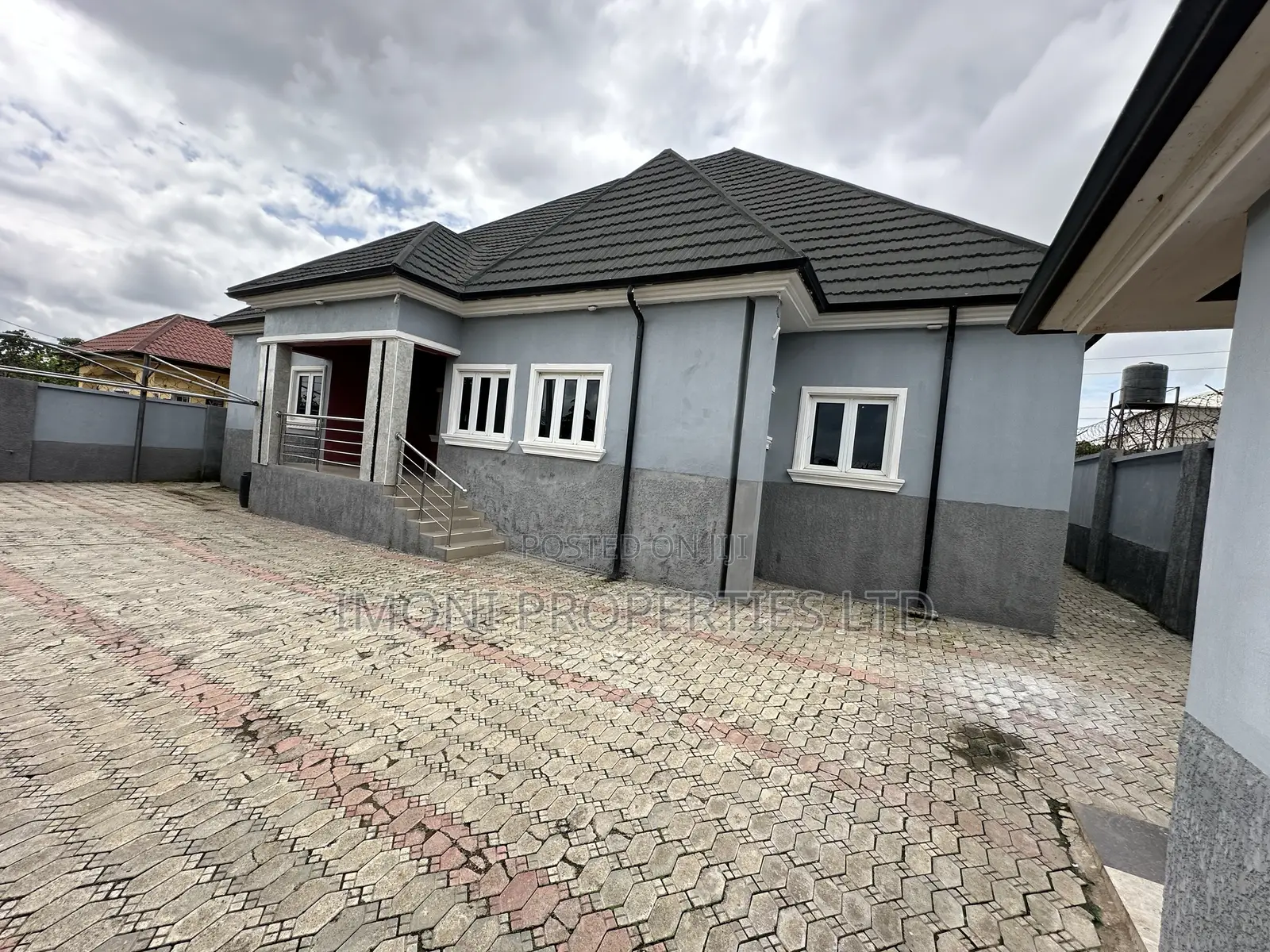 4bdrm Bungalow in Fo1, Kubwa for sale