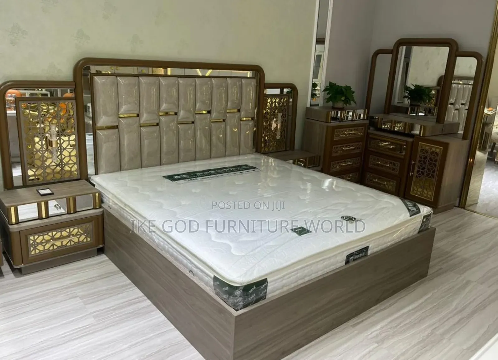 6by7 Imported Turkish Family Bed With Dressing Mirror